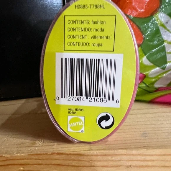 Barbie Fashion Fever Accessory Set. Comes with knit bucket hat & purse NRFB - Picture 3 of 3